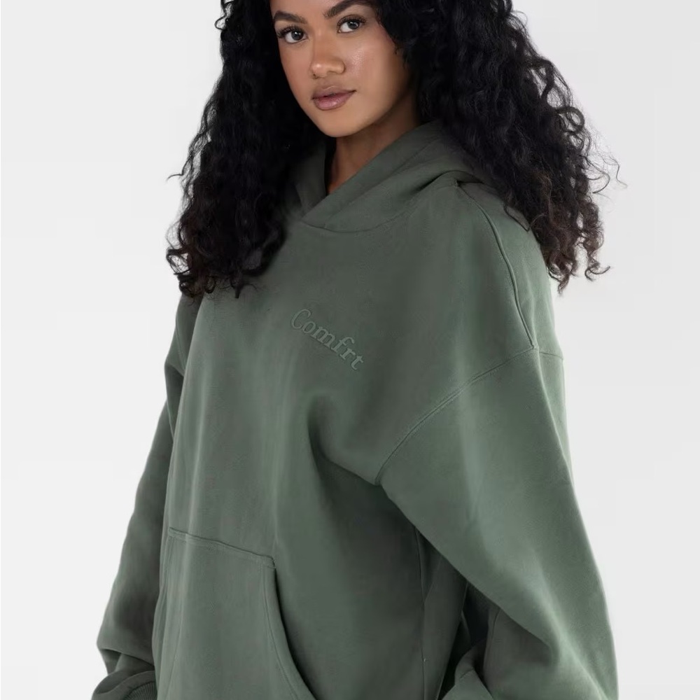 Comfrt Minimalist Hoodie in Forest Green (SIZE SMALL) NWT